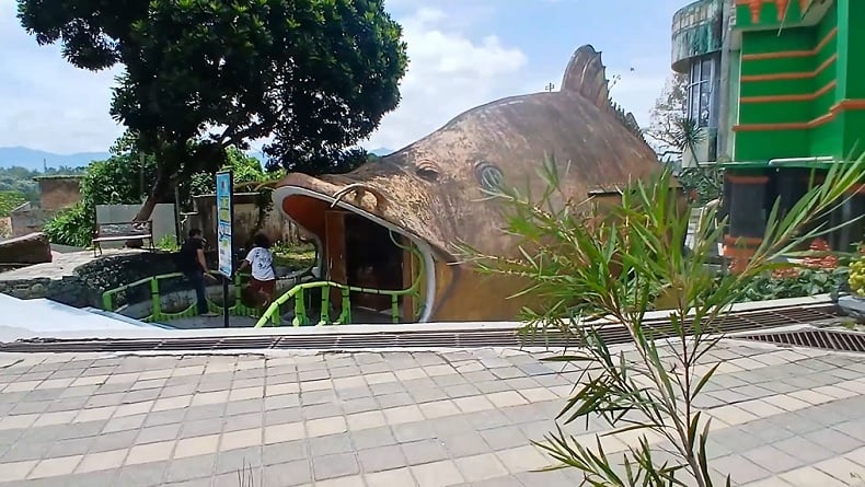 Viral! 2 Wisatawan Terkunci di Area Akuarium Kebun Binatang Bukittinggi, Simak Kronologinya