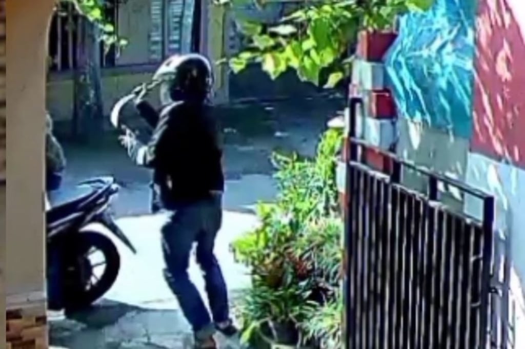 Viral Maling Motor Acungkan Celurit saat Tertangkap Basah Beraksi di Lumajang