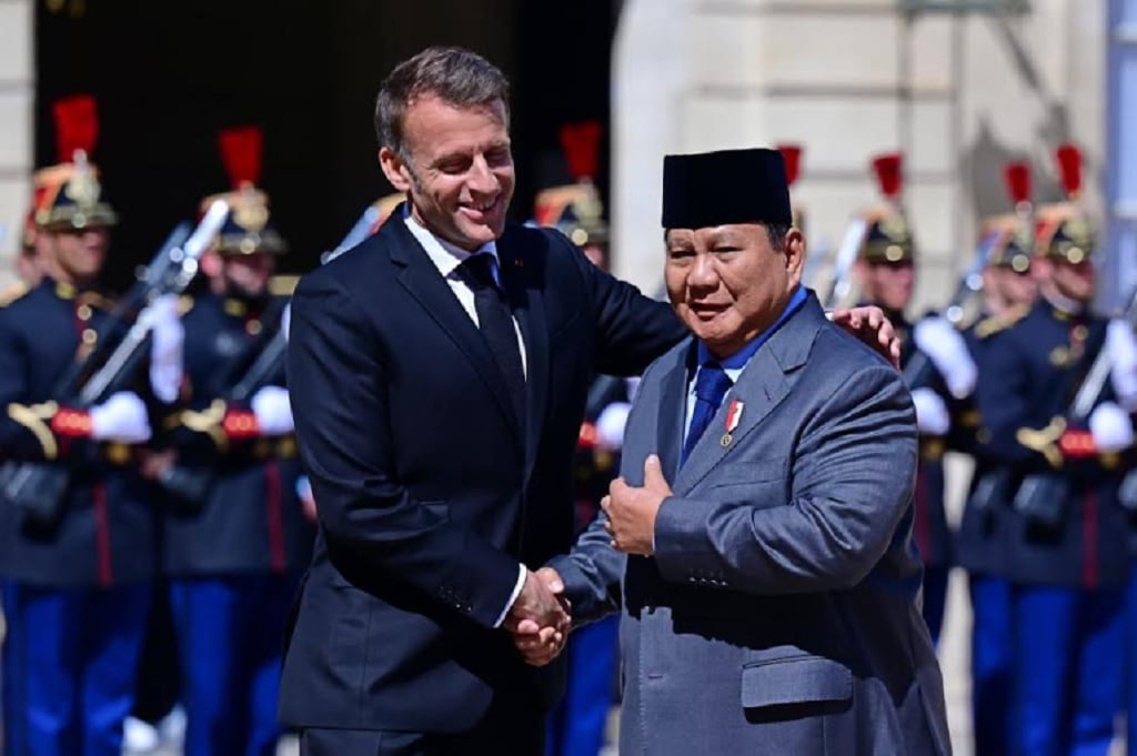 Presiden Prabowo Bertemu Macron di Paris, Disambut Pasukan Kehormatan