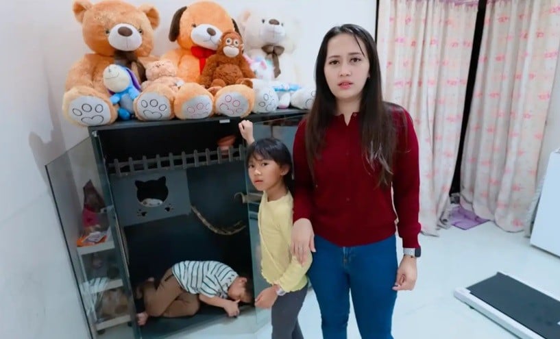 Abew Tiba-Tiba Jadi Kucing? Seluruh Rumah Heboh