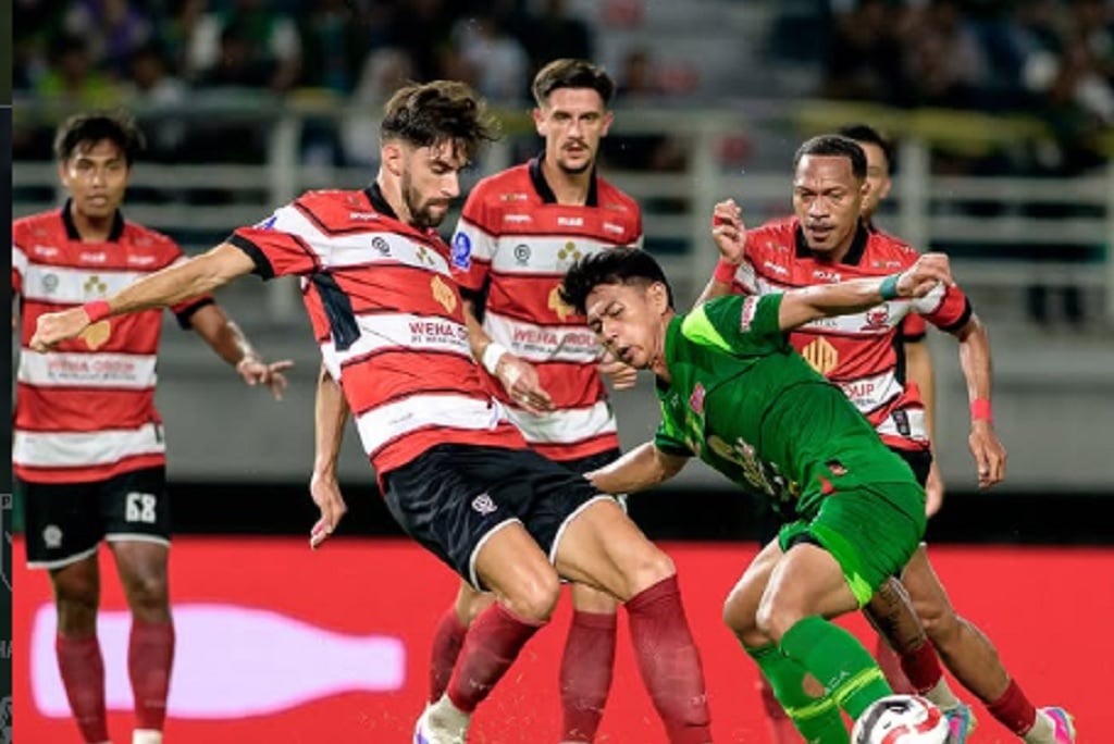 Hasil Akhir Super League: Persebaya Ditekuk Madura United 1-2 di Derbi Jatim