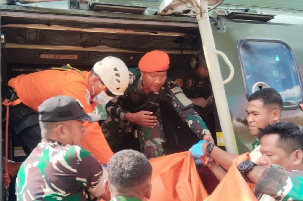 Aksi Cepat TNI! 209 Prajurit Dikerahkan Evakuasi Korban Helikopter Jatuh di Sekadau