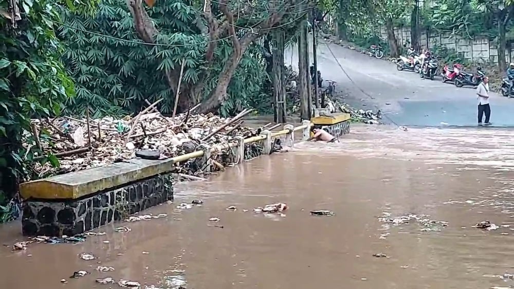 Kali Pesanggrahan Meluap, Akses Cinere–Pondok Cabe Terputus