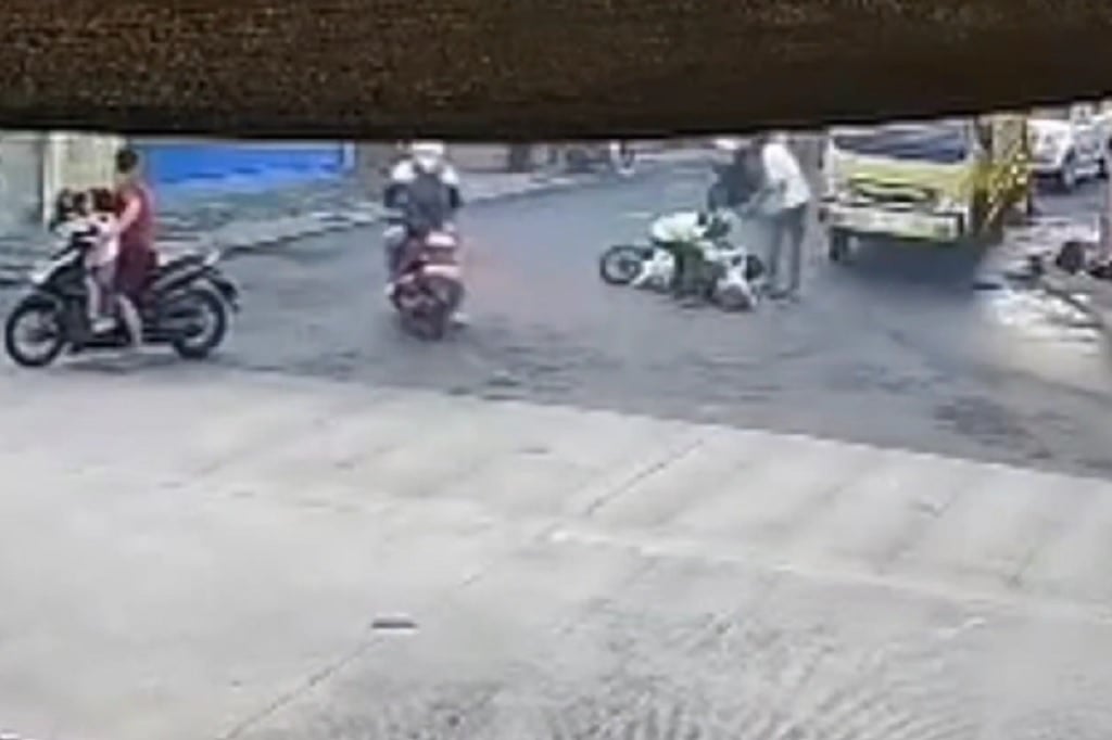 Viral Detik-Detik Jambret di Sidoarjo Tarik Tas Pemotor Hingga Jatuh Tersungkur