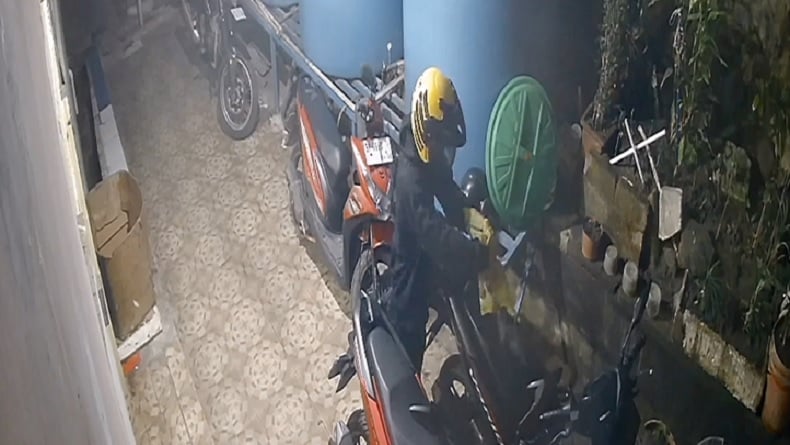 Sakit Hati Dipecat, Pria di Batam Nekat Bakar 4 Motor Rekan Kerja