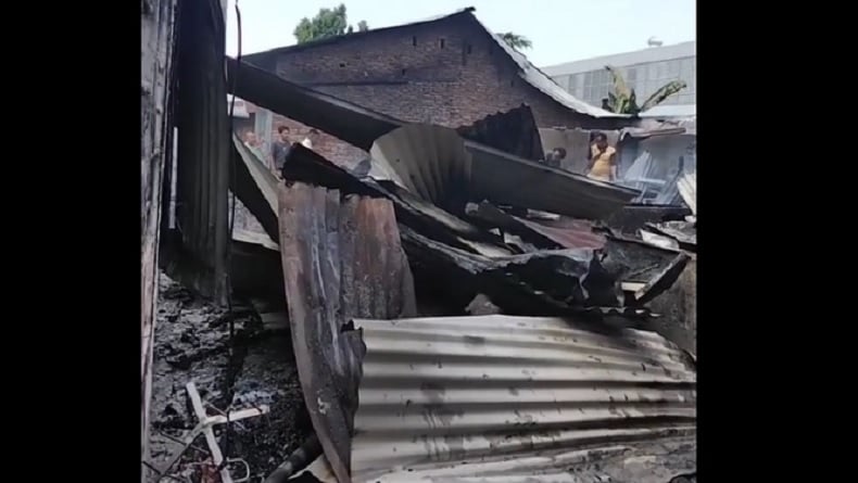 Sakit Hati Ditinggal Istri dan Anak, Pria di Deli Serdang Nekat Bakar Rumah Orang Tua