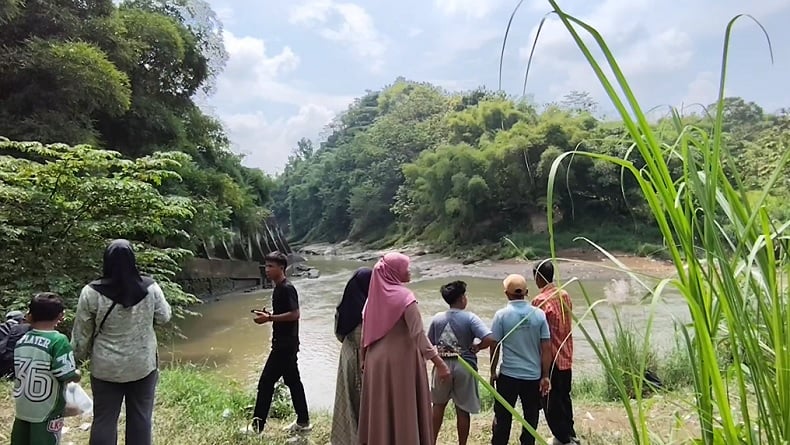 Berenang di Sungai Cisanggarrung Cirebon, 2 Pelajar SMP Tenggelam Belum Ditemukan