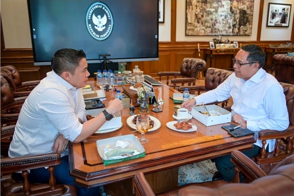 Hasan Nasbi Diajak Makan Siang Seskab Teddy Sambil Diskusi, Bahas Apa?