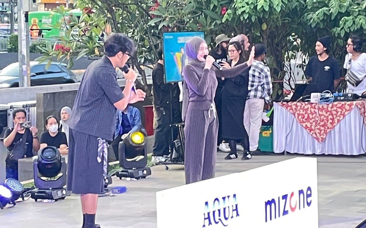 Mikki Zia Buka Music Zone, Ajak Penonton Bergoyang Tipis dan Sing Along Lewat Lagu Aku Dah Lupa
