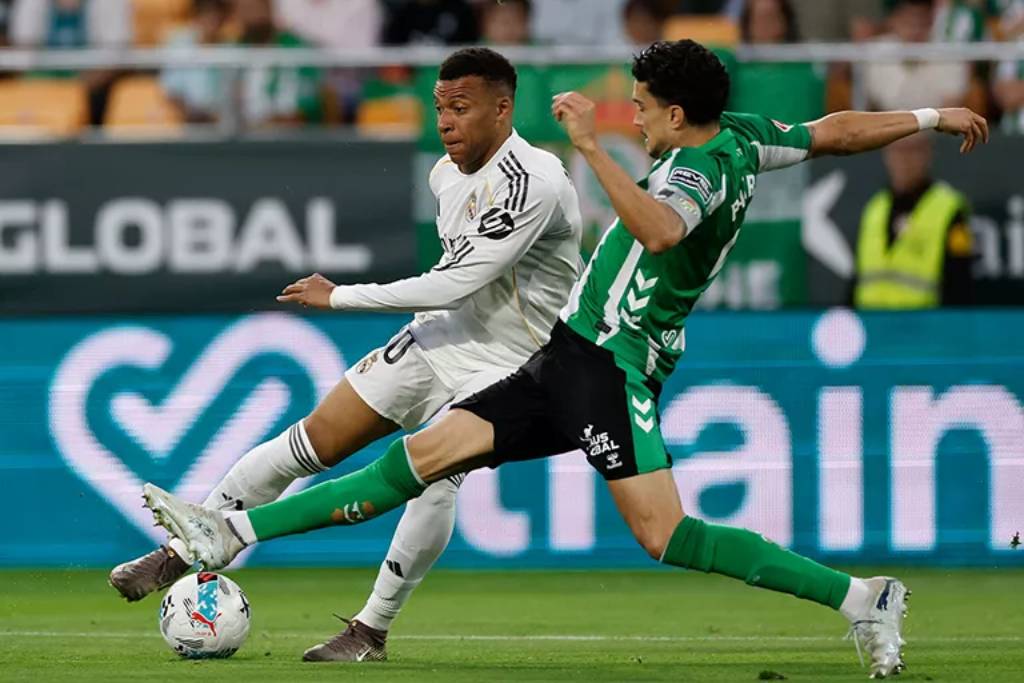 Real Betis vs Real Madrid 1-1: Arbeloa Ngamuk, Sebut Wasit Jadi Masalah Serius LaLiga