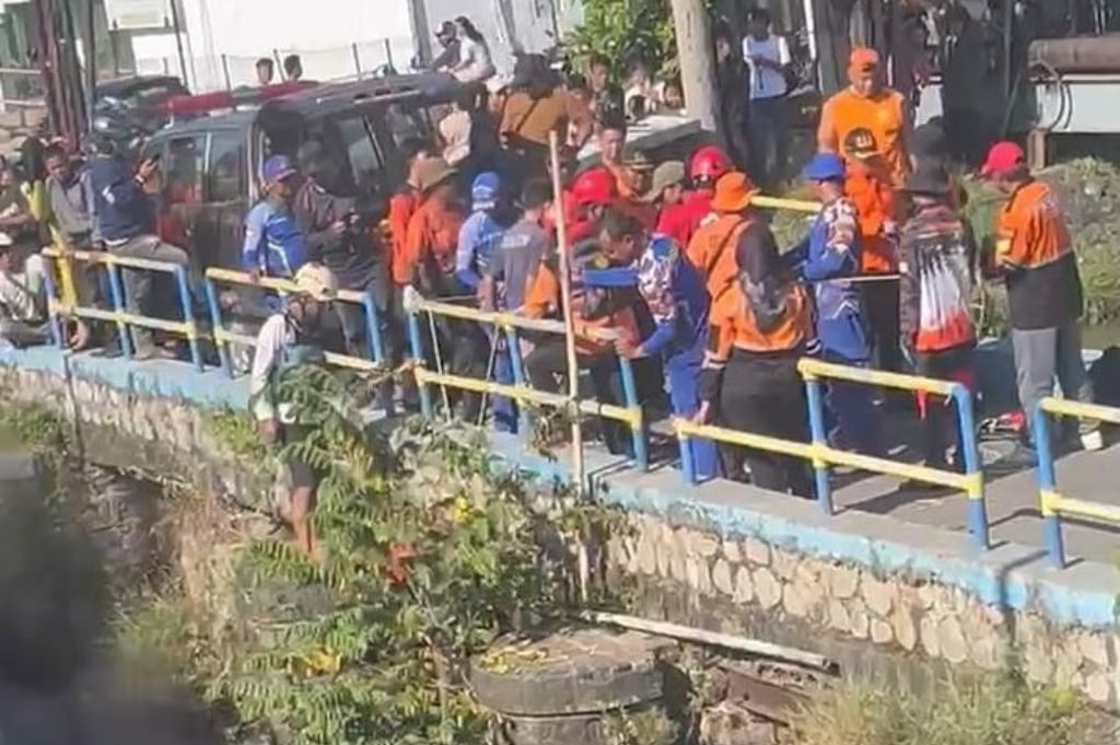 Geger! Mayat Tanpa Identitas Ditemukan di Irigasi Karawang, Diduga Pelaku Curanmor 