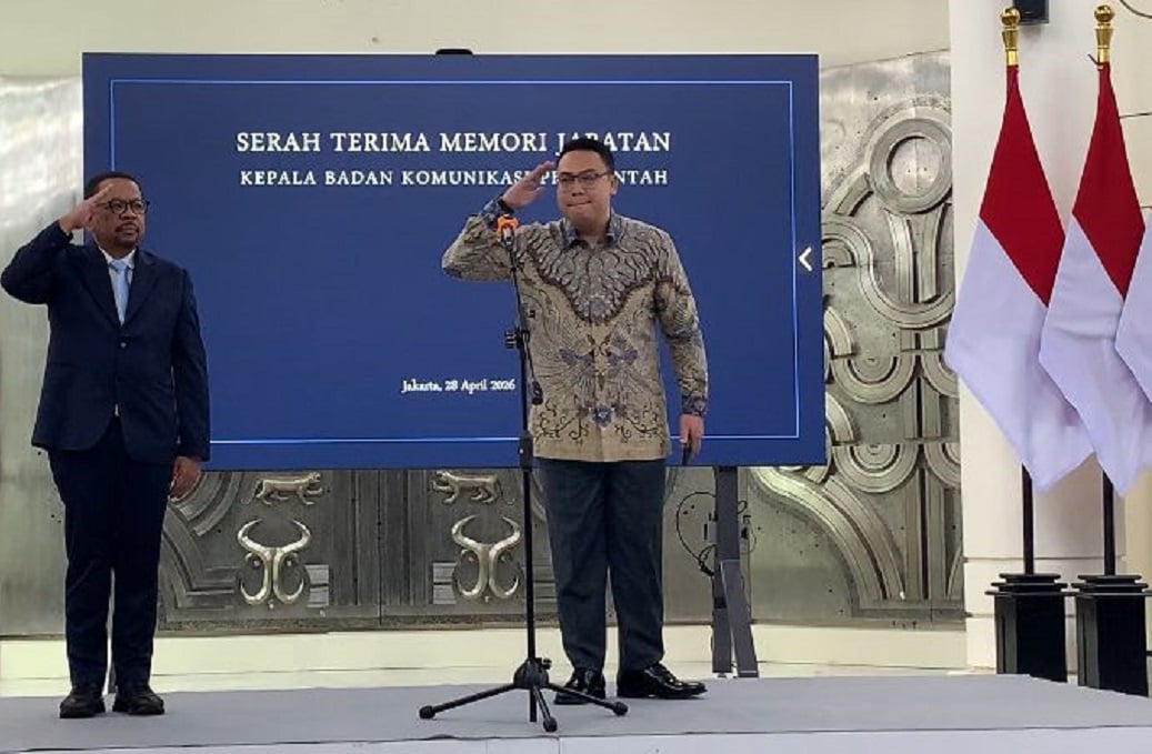 Momen Perpisahan Angga Raka saat Sertijab Kepala Bakom, Beri Hormat ke Pegawai