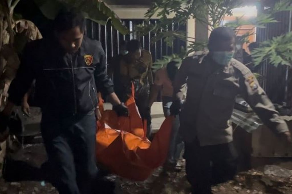 Lingga Geger! Mayat Perempuan Ditemukan Terkubur di Belakang Rumah, Tangan Muncul dari Pasir