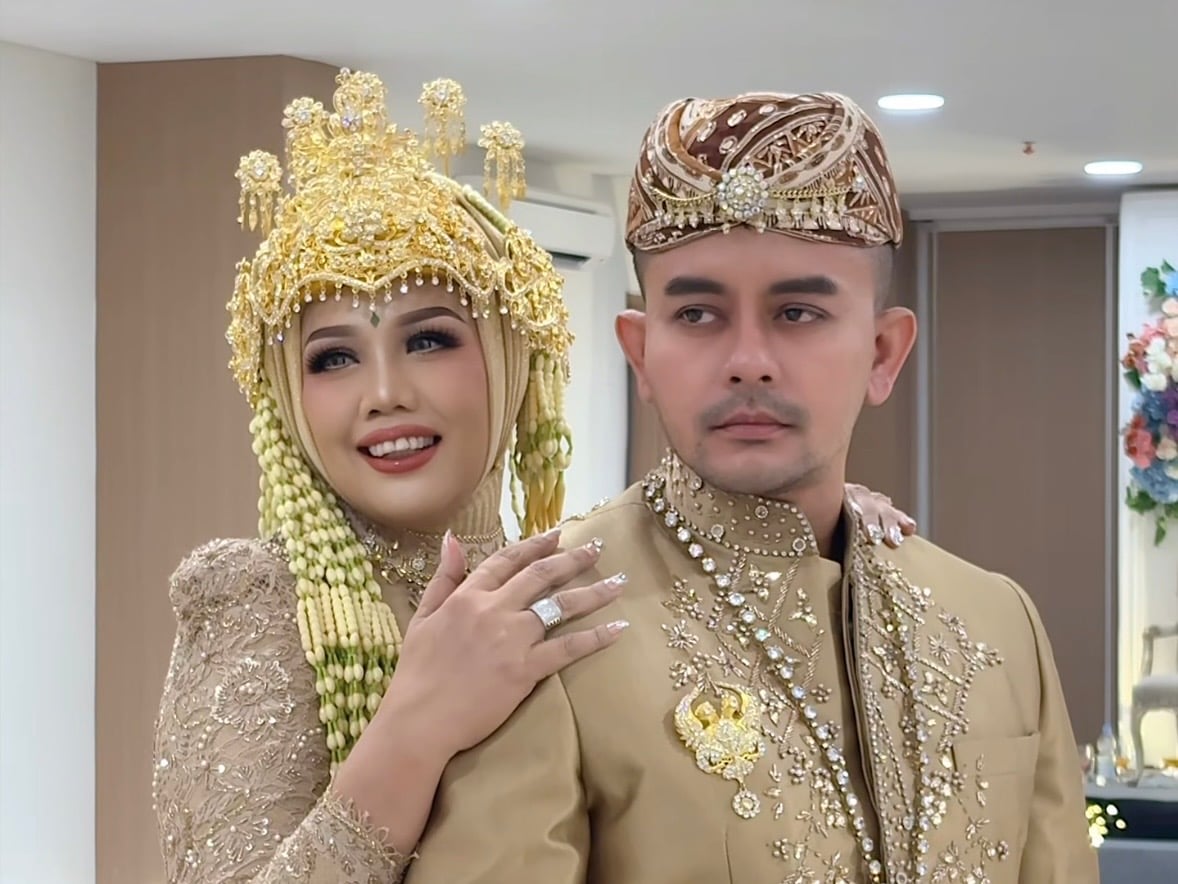 Maskawin Pernikahan ke-6 Elly Sugigi, Perhiasan 100 Gram dan 1 Unit Apartemen