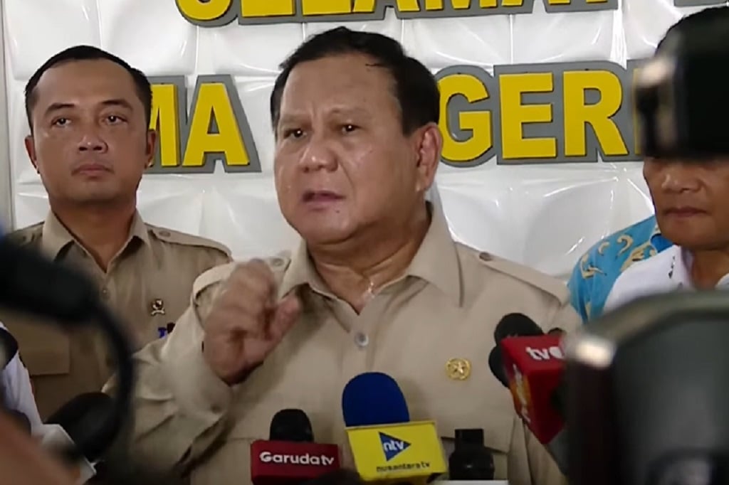 Prabowo Kunjungi SMAN 1 Cilacap, Cek Revitalisasi Sekolah dan Pelaksanaan MBG