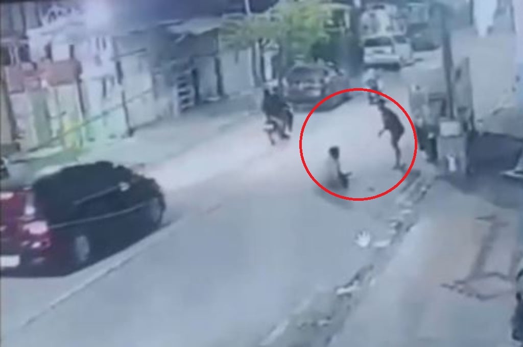 Brutal! Adik Terekam CCTV Tikam Kakak Kandung hingga Tewas di Semarang