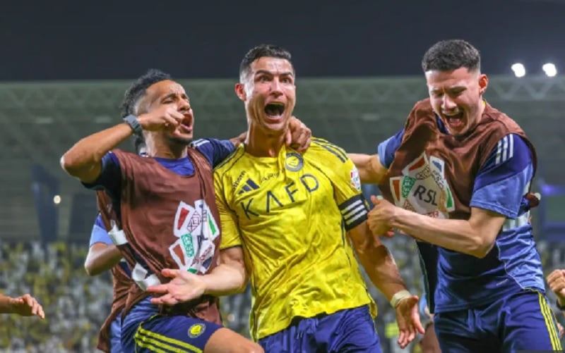 Cristiano Ronaldo Balas Ejekan Fans Al Ahli: Saya Punya 5 Trofi Liga Champions!
