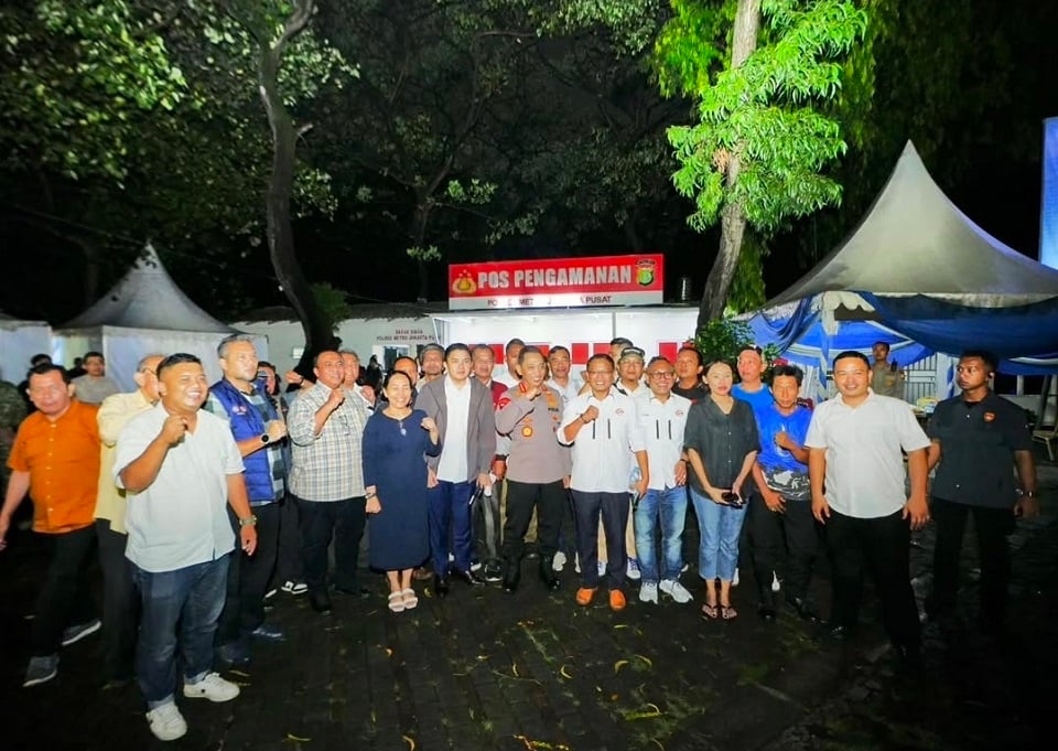 Seskab Teddy-Kapolri Bertemu Perwakilan Buruh di Monas Jelang Hari Buruh, Ini yang Dibahas