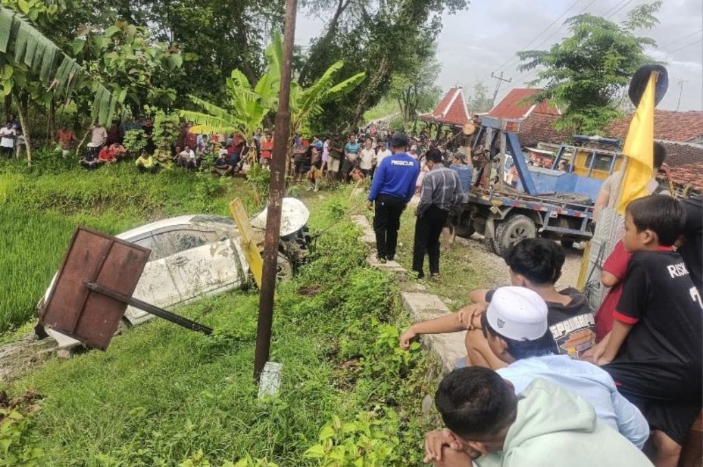 Kronologi KA Argo Bromo Tabrak Avanza Tewaskan 4 Orang di Grobogan, Mobil Mati Mesin di Rel