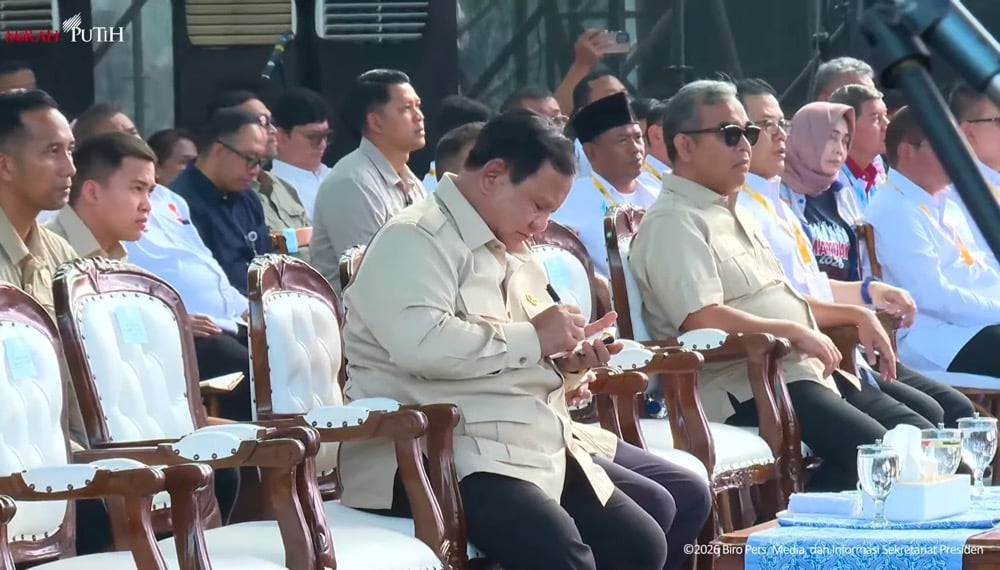 Momen Prabowo Catat Masukan Buruh saat May Day, dari RUU Ketenagakerjaan hingga Tarif Ojol