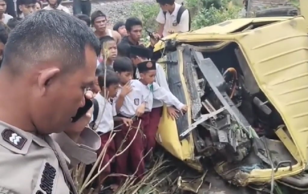 Kecelakaan Maut Truk Tertabrak Kereta Api di Tanjung Balai, Sopir Tewas