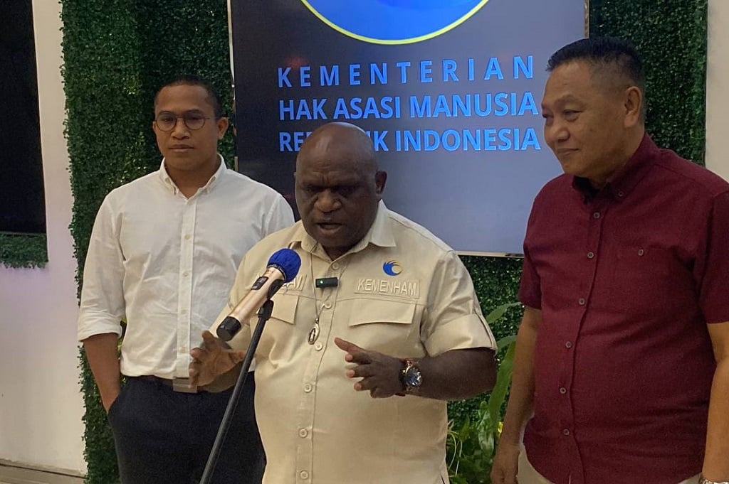 Menteri Pigai Desak Amien Rais Minta Maaf buntut Hoaks di Medsos: Tidak Bermartabat!