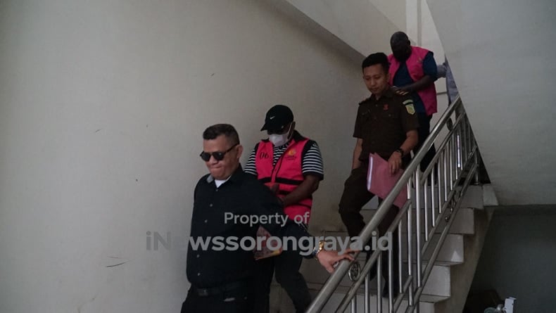5 Jam Diperiksa, 6 Tersangka Korupsi Pengadaan DPRD Papua Barat Daya Langsung Ditahan