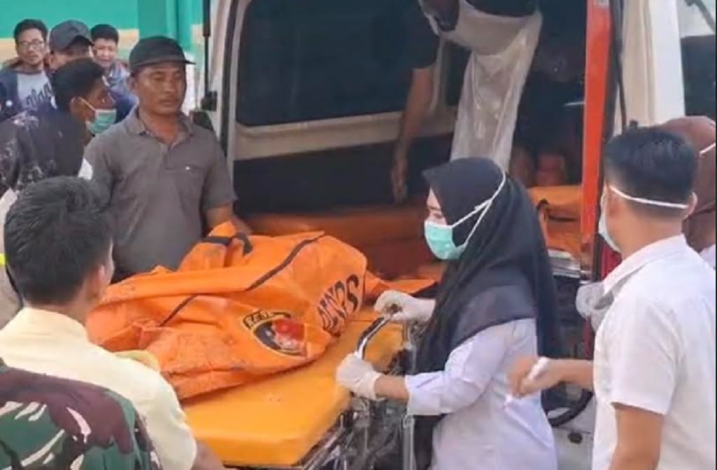 Isak Tangis Sambut Kedatangan 16 Jenazah Korban Kecelakaan Bus ALS vs Truk Tangki