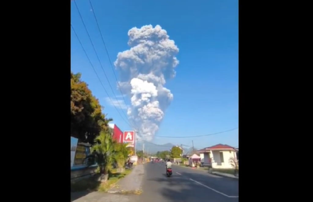 Update Erupsi Gunung Dukono, 14 Pendaki Dievakuasi Selamat 2 WNA Singapura Hilang