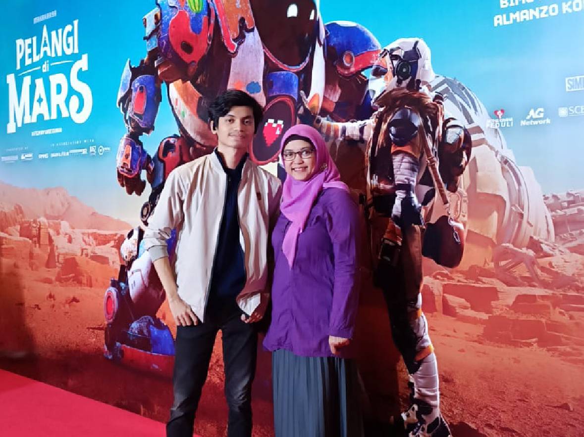 Inspiratif! Dari Belajar Sendiri, Fadlan Sukses Garap Visual Futuristik Film Pelangi di Mars