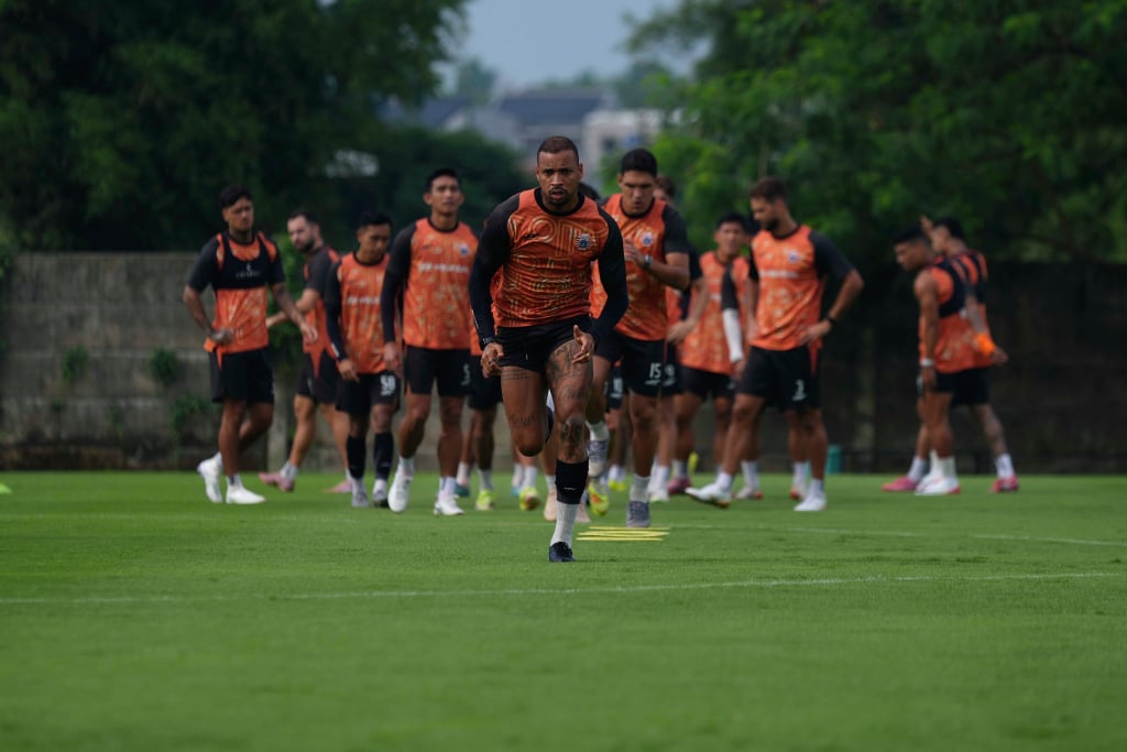 Persija Siapkan Strategi Kejutan untuk Persib di Samarinda