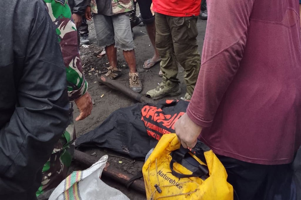 1 Pendaki Gunung Dukono Ditemukan Tewas usai Erupsi, Tertimbun Pasir Vulkanik