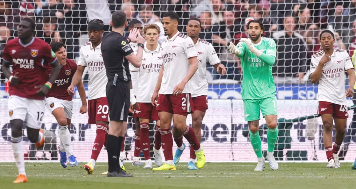 Arsenal Nyaris Kehilangan Gelar, Gol West Ham Dianulir Setelah Dicek 17 Kali