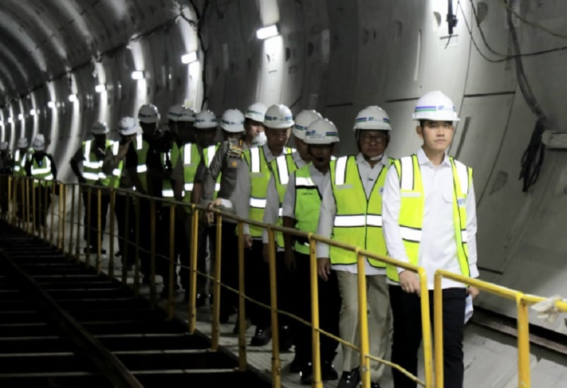 Pramono Targetkan MRT Fase 2A Beroperasi hingga Harmoni Akhir 2027
