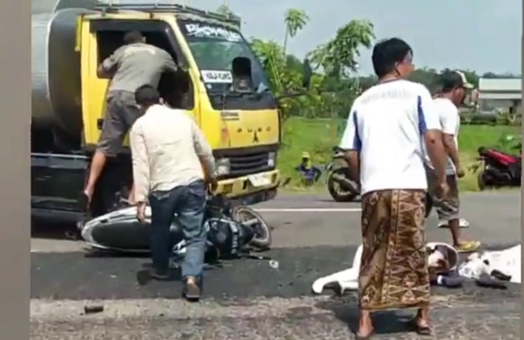 Kecelakaan di Jombang, 2 Pemotor Emak-Emak Tertabrak Truk Tangki usai Pulang Ngaji