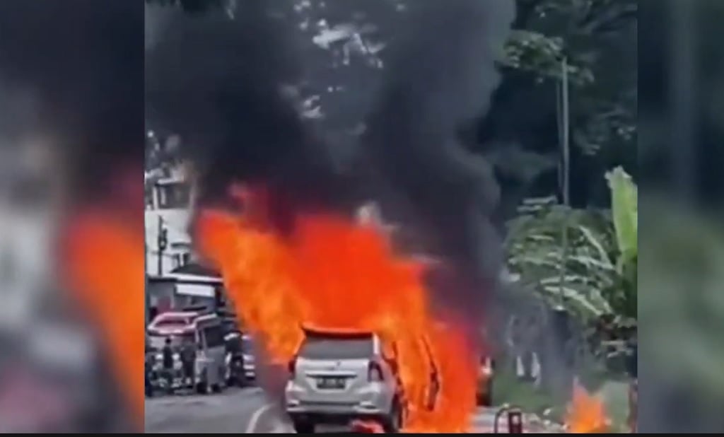 Mobil Angkut BBM Terbakar Depan SPBU Toraja Utara, Jalur Trans Sulawesi Lumpuh