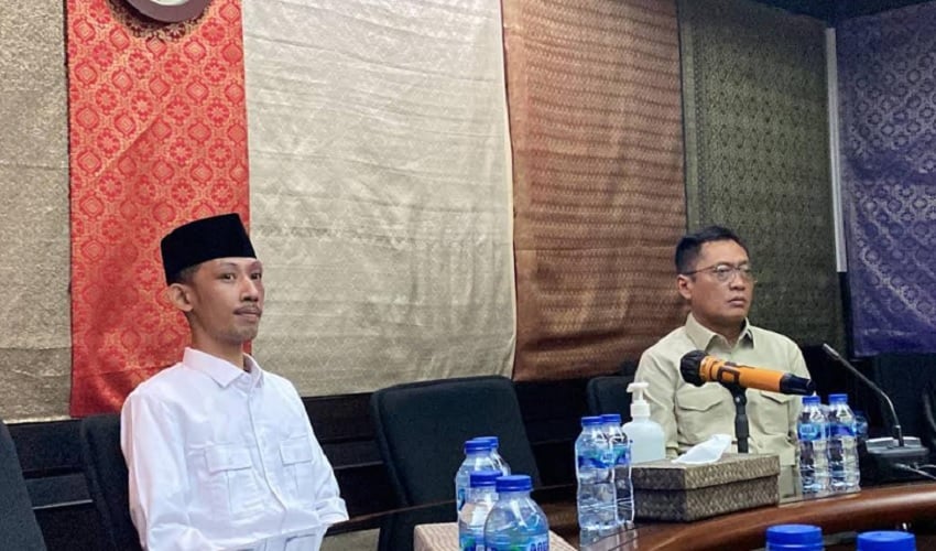 Gerindra Beri Sanksi Teguran Keras Anggota DPRD Jember yang Merokok dan Main Gim saat Rapat