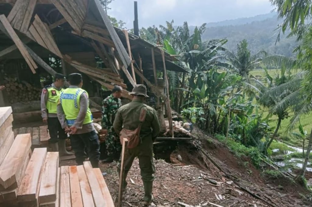 BNPB: Angin Kencang Rusak Belasan Rumah Warga di Klaten