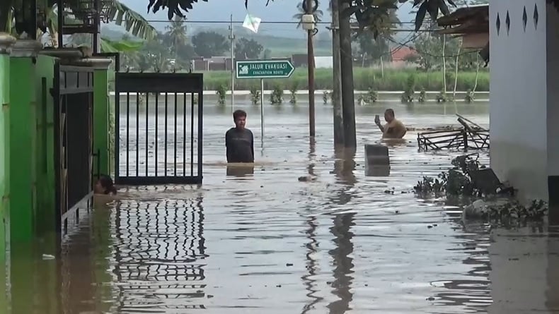 Sungai Menjangan Meluap, 300 Rumah di Lumajang Terendam Banjir