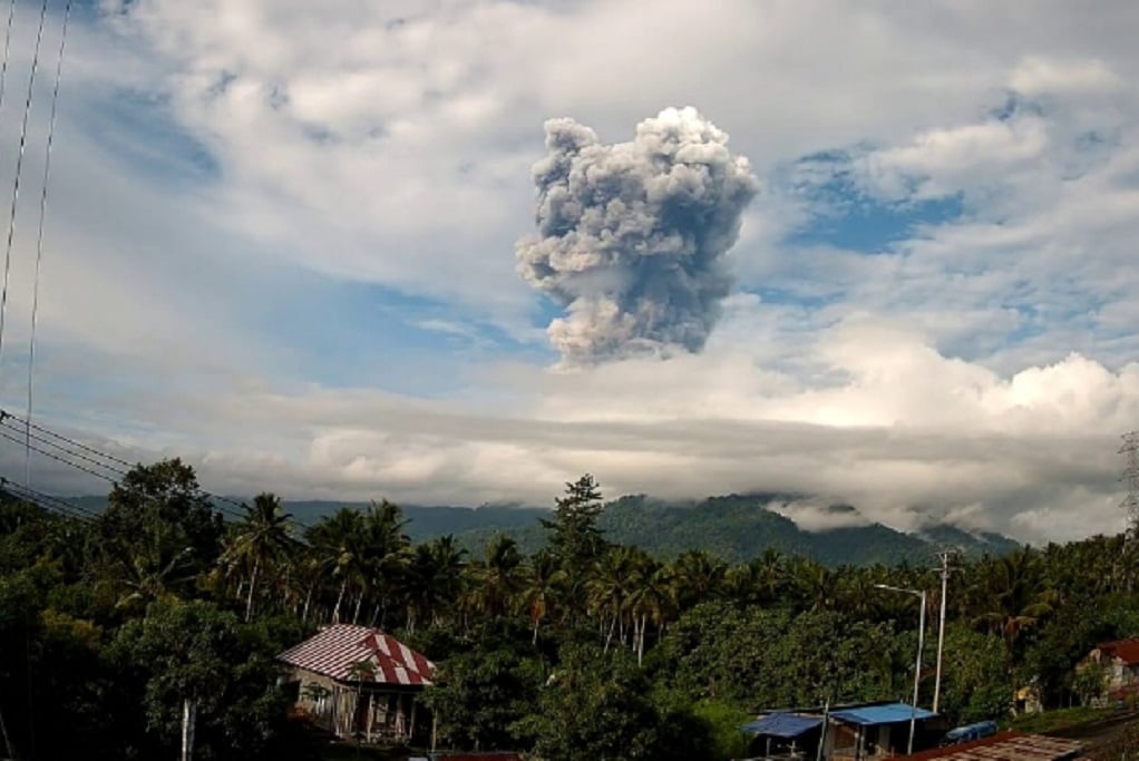 PVMBG Larang Warga Mendekat Gunung Dukono Radius 4 Km, Aktivitas Vulkanik Masih Tinggi