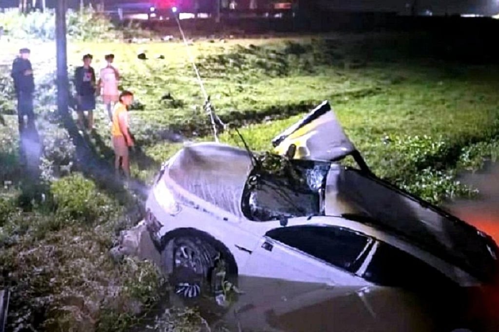 Kecelakaan Mobil Masuk Saluran Irigasi di Grobogan, 1 Orang Tewas
