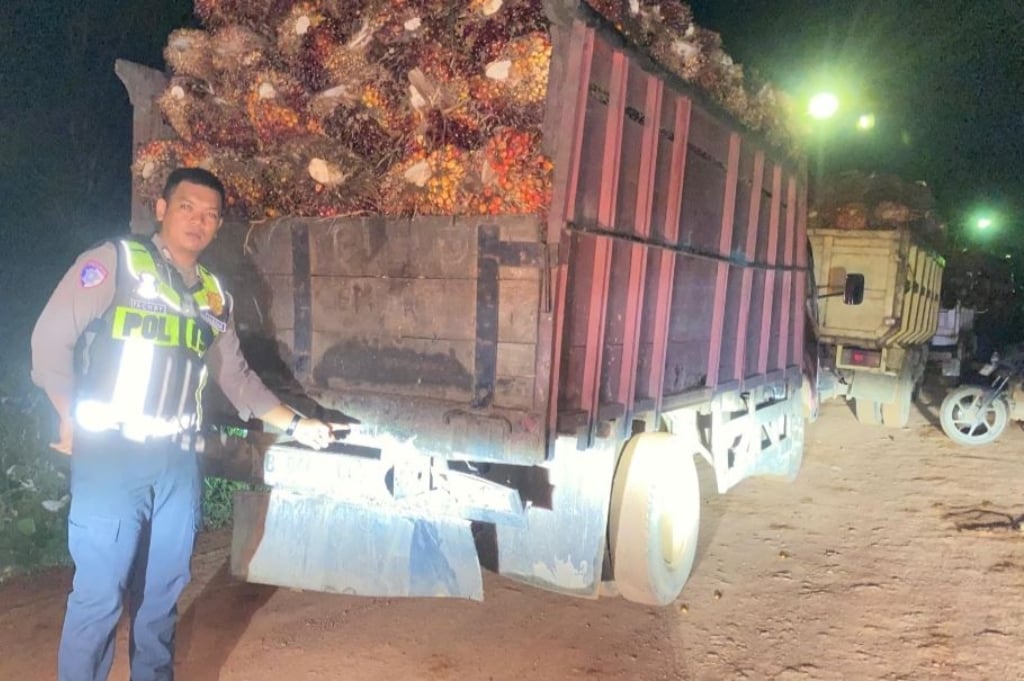 Kecelakaan Motor Tabrak Truk Sawit di Bangka Barat, Kepala SPPG Mentok Tewas