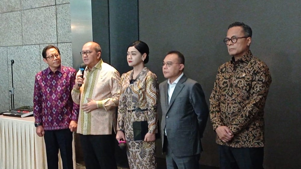 Sambangi Bursa, Rosan Sebut Saham BUMN Masih Punya Yield di Atas 10%