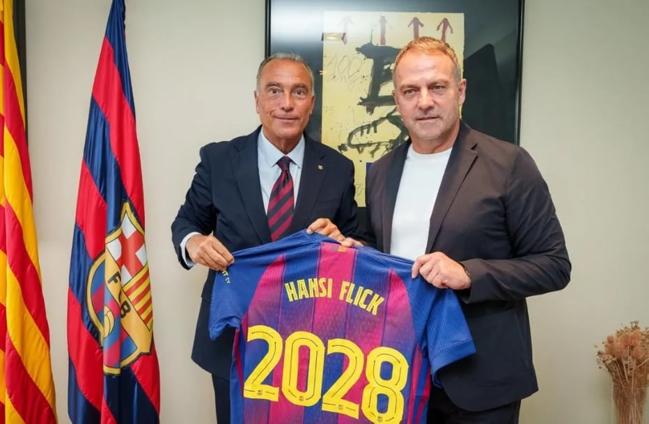 Hansi Flick Resmi Perpanjang Kontrak di Barcelona hingga 2028 usai Orbitkan 13 Pemain La Masia