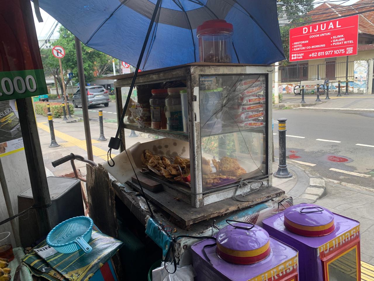 BRI Ubah Wajah Warung Kelontong, Beli Gorengan Rp2.000 Tinggal Tap