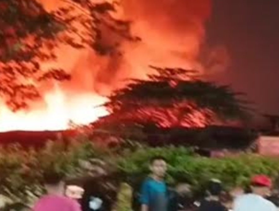 Kebakaran Landa Permukiman Padat Penduduk di Kemayoran Jakpus, 87 Petugas Damkar Dikerahkan