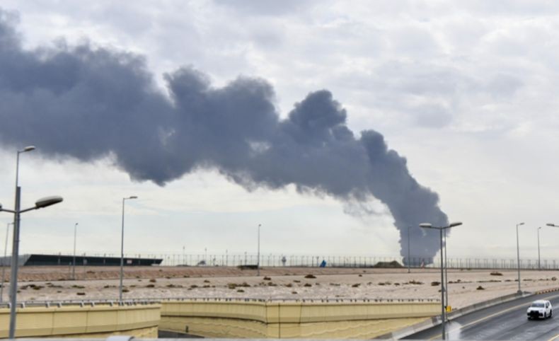 Iran Serang Bandara Internasional Kuwait Sebabkan Korban, Penerbangan Dihentikan