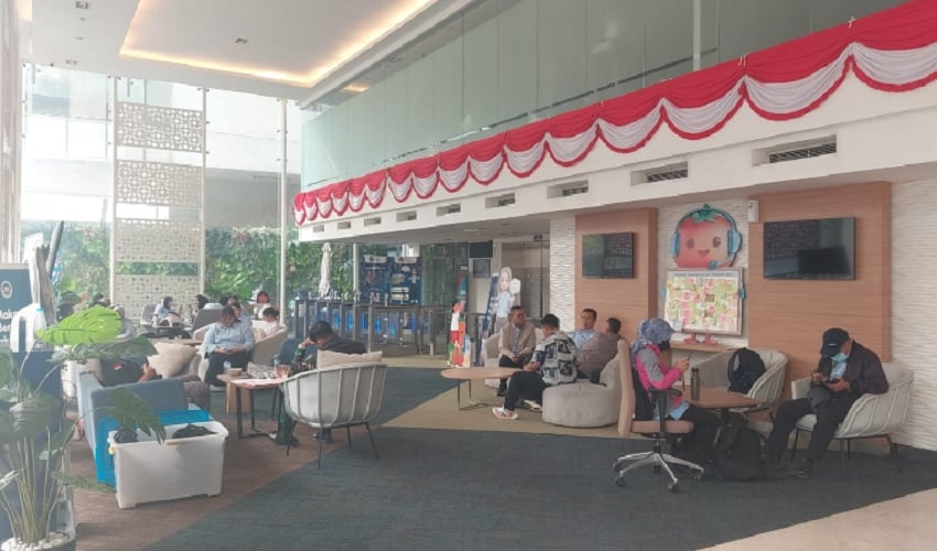 Gerbang Kantor BGN Ditutup di Tengah Isu Penggeledahan, Pegawai Menunggu di Lobi