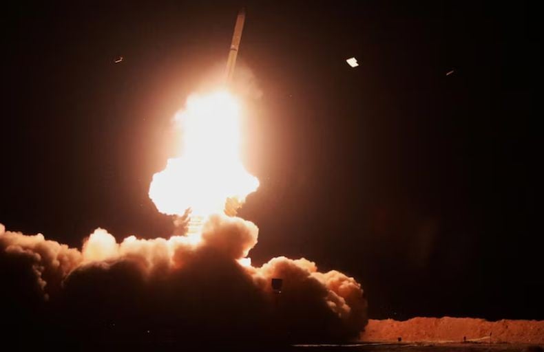 Iran Ngamuk, Gempur Pangkalan-Pangkalan Militer AS di Bahrain dan Kuwait