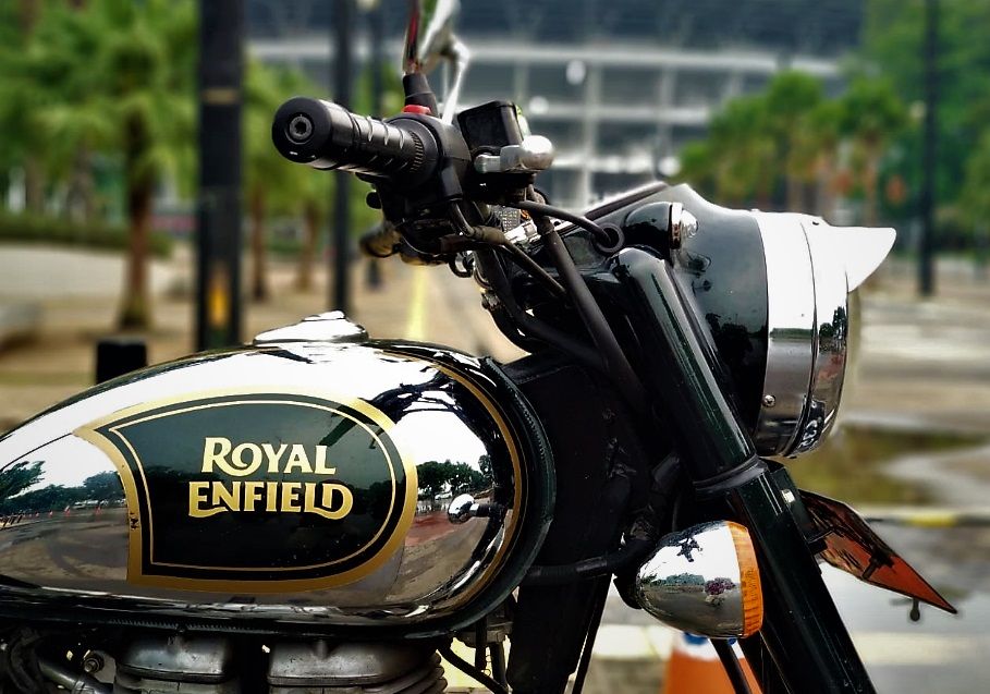 Royal Enfield вид спереди